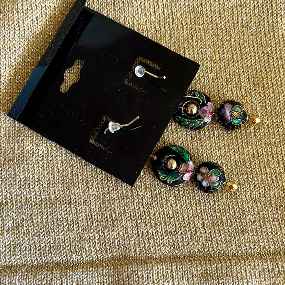 Cloisonné drop earrings. Black, gold, green, pink. - Picture 4 of 5